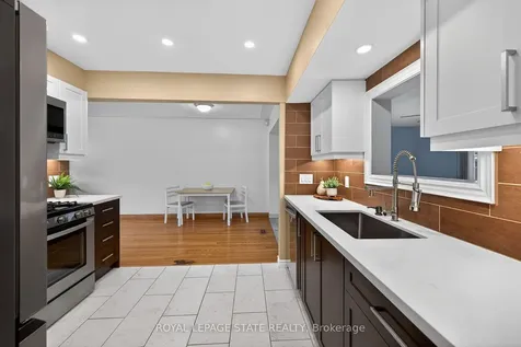 19 Burfield Avenue Hamilton ON L8T 2J8