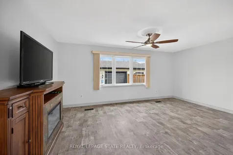 19 Burfield Avenue Hamilton ON L8T 2J8