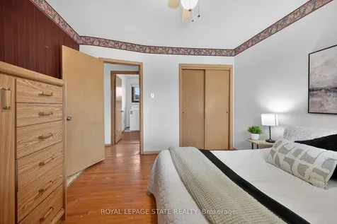 19 Burfield Avenue Hamilton ON L8T 2J8