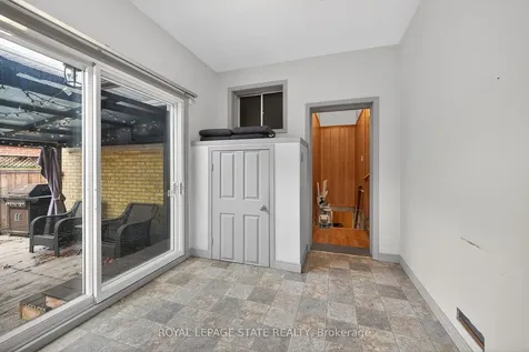 19 Burfield Avenue Hamilton ON L8T 2J8