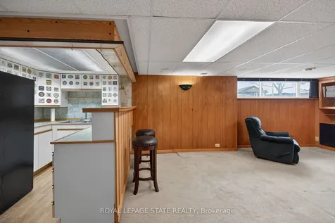 19 Burfield Avenue Hamilton ON L8T 2J8