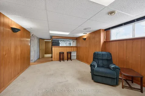 19 Burfield Avenue Hamilton ON L8T 2J8