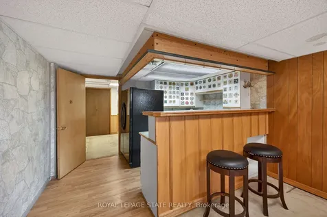 19 Burfield Avenue Hamilton ON L8T 2J8