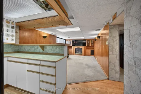 19 Burfield Avenue Hamilton ON L8T 2J8
