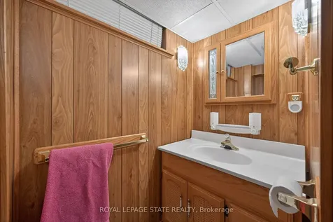 19 Burfield Avenue Hamilton ON L8T 2J8