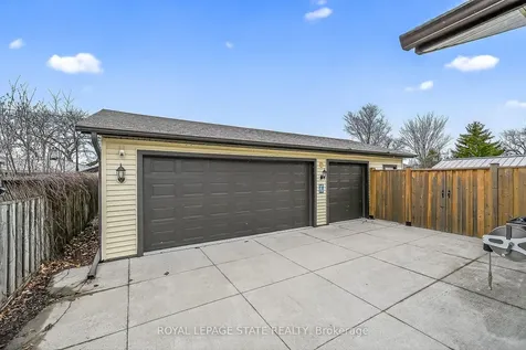 19 Burfield Avenue Hamilton ON L8T 2J8