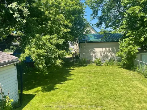 302 East 27th Street Hamilton ON L8V 3G6