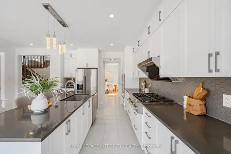 1027 Parabolica Way Kanata ON K2T 0R1