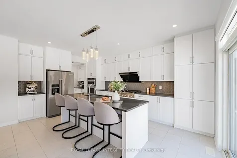 1027 Parabolica Way Kanata ON K2T 0R1