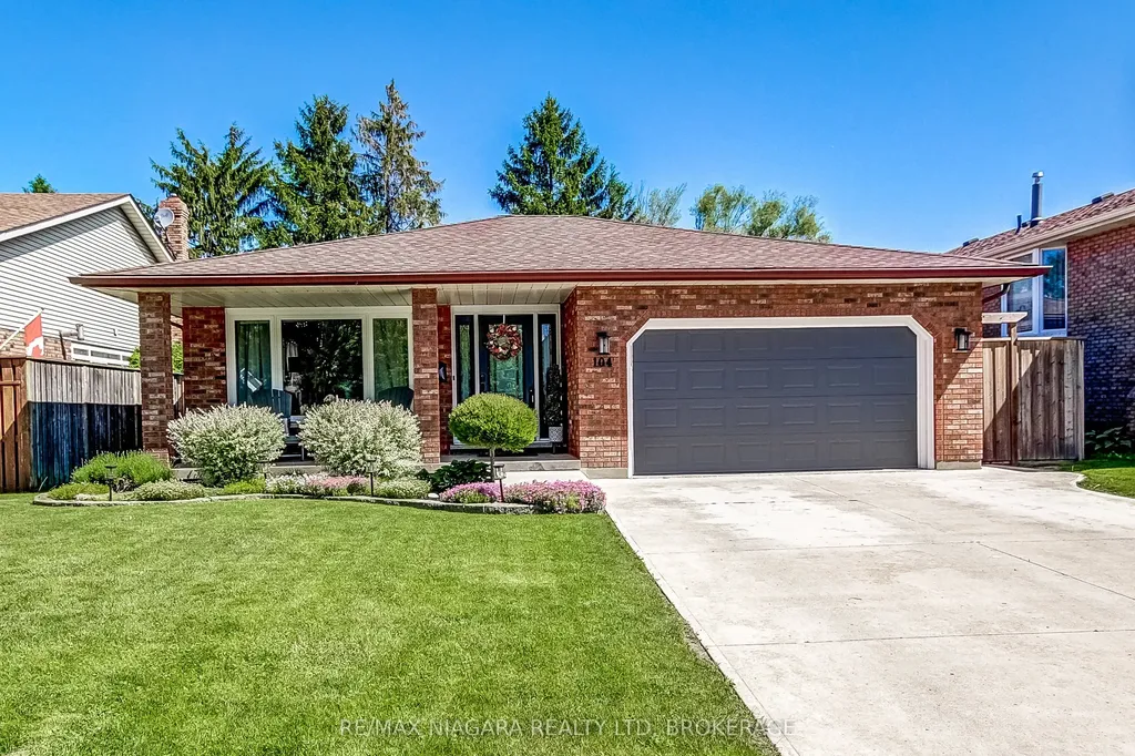 104 Whiteoak Crescent Welland ON L3C 6E6