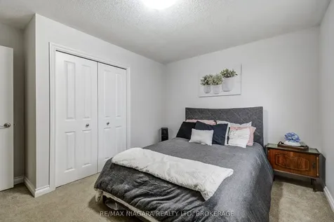 104 Whiteoak Crescent Welland ON L3C 6E6