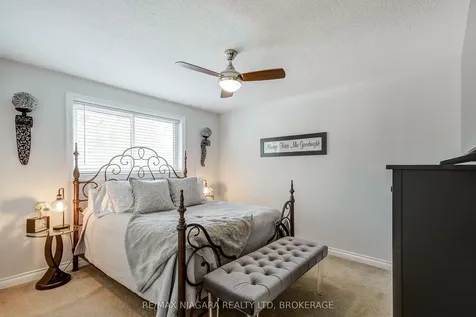 104 Whiteoak Crescent Welland ON L3C 6E6