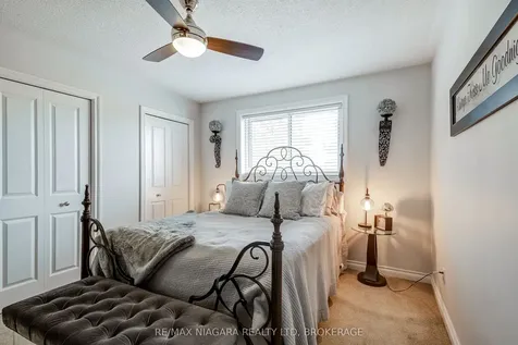 104 Whiteoak Crescent Welland ON L3C 6E6