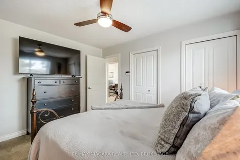 104 Whiteoak Crescent Welland ON L3C 6E6