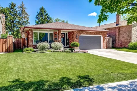 104 Whiteoak Crescent Welland ON L3C 6E6