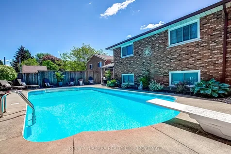 104 Whiteoak Crescent Welland ON L3C 6E6