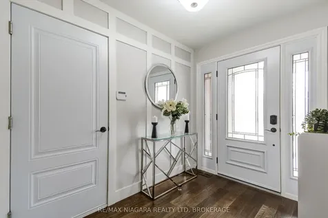 104 Whiteoak Crescent Welland ON L3C 6E6