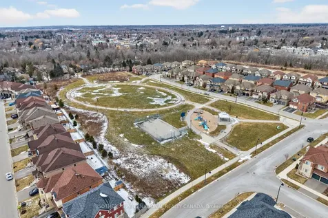 115 Avanti Crescent Hamilton ON L8B 1W7