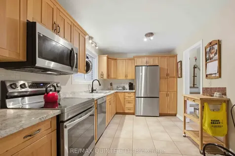 527 Montrose Road Quinte West ON K8R 1B2