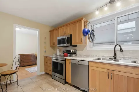 527 Montrose Road Quinte West ON K8R 1B2