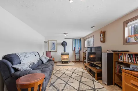 527 Montrose Road Quinte West ON K8R 1B2