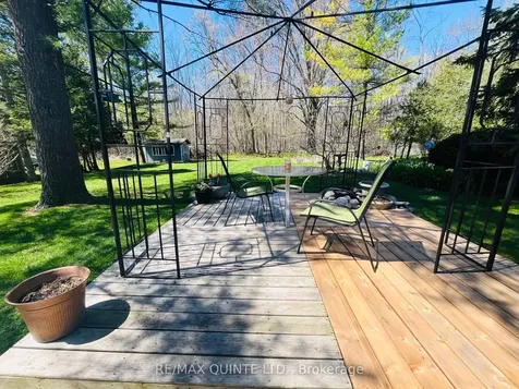 527 Montrose Road Quinte West ON K8R 1B2
