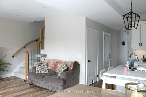 19 Cambridge Road E Fort Erie ON L0S 1B0