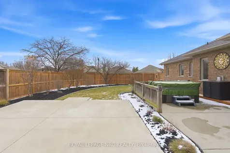 165 Colbeck Drive Welland ON L3C 7M1