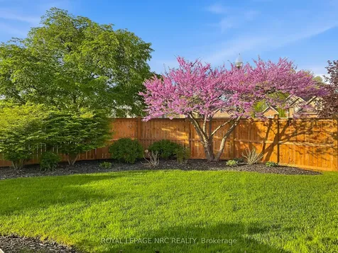 165 Colbeck Drive Welland ON L3C 7M1