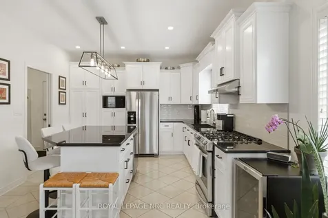 165 Colbeck Drive Welland ON L3C 7M1