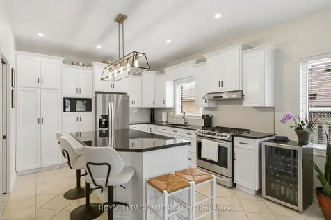 165 Colbeck Drive Welland ON L3C 7M1