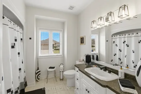 165 Colbeck Drive Welland ON L3C 7M1