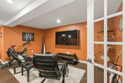 165 Colbeck Drive Welland ON L3C 7M1