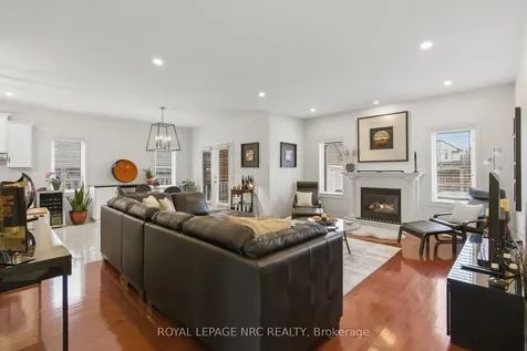 165 Colbeck Drive Welland ON L3C 7M1