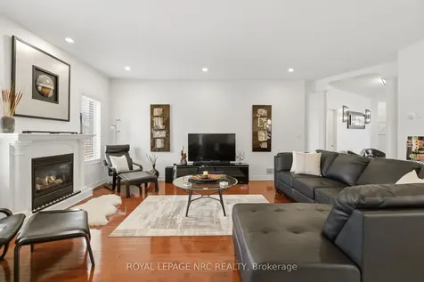 165 Colbeck Drive Welland ON L3C 7M1