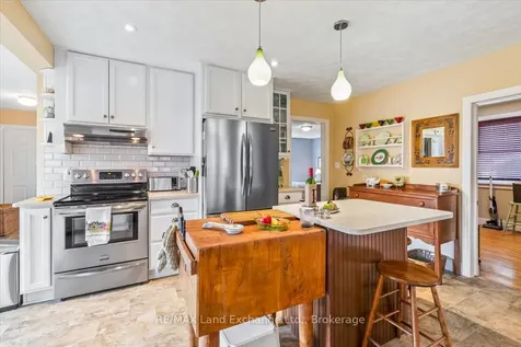 737 Green Street Saugeen Shores ON N0H 2C4
