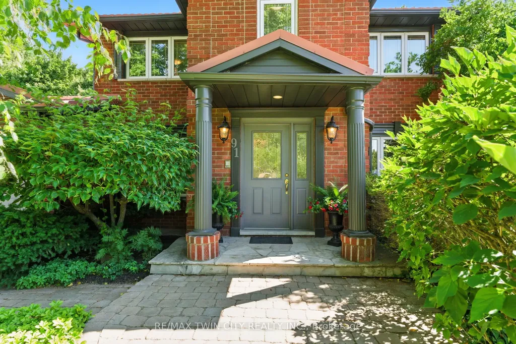 91 Abbey Close Hamilton ON L9G 4K9