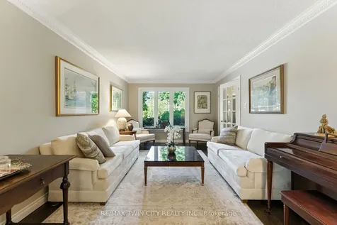 91 Abbey Close Hamilton ON L9G 4K9