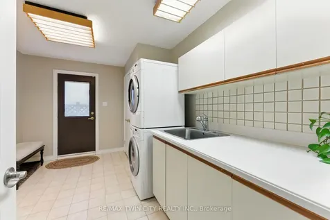 91 Abbey Close Hamilton ON L9G 4K9