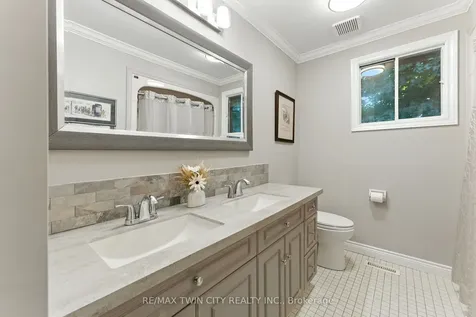 91 Abbey Close Hamilton ON L9G 4K9