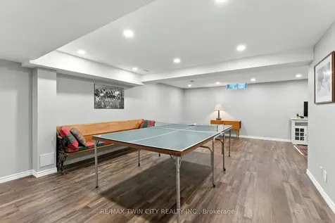 91 Abbey Close Hamilton ON L9G 4K9
