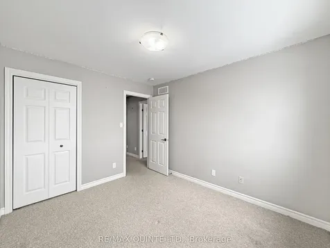 77 Mountain Ash Drive Belleville ON K8N 0E3