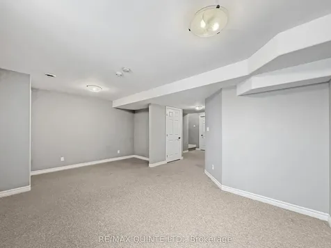 77 Mountain Ash Drive Belleville ON K8N 0E3