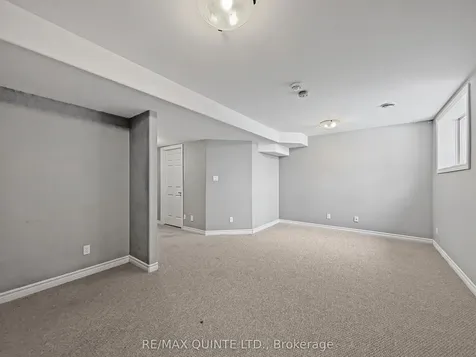 77 Mountain Ash Drive Belleville ON K8N 0E3