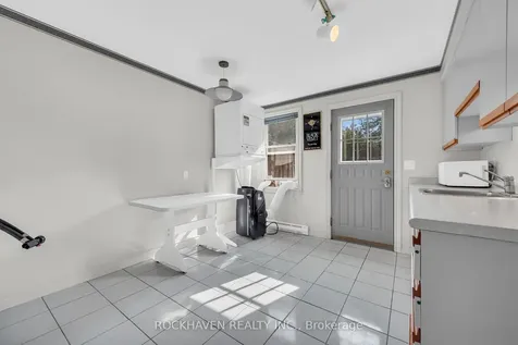 36 Macklin Street N Hamilton ON L8S 3S1
