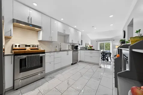 141 Acklam Terrace Kanata ON K2K 2J4