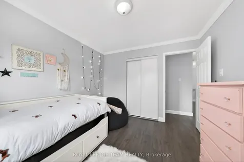 141 Acklam Terrace Kanata ON K2K 2J4
