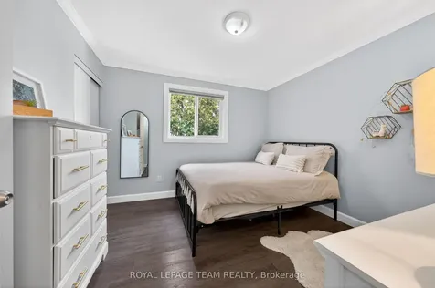 141 Acklam Terrace Kanata ON K2K 2J4