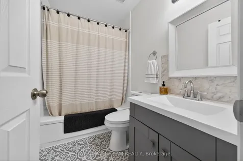 141 Acklam Terrace Kanata ON K2K 2J4