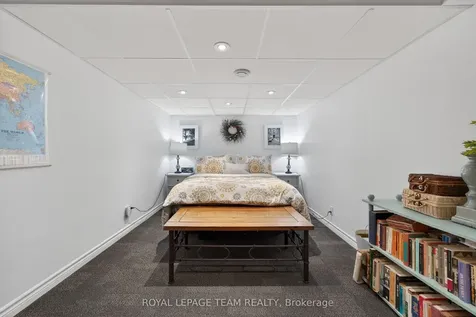 141 Acklam Terrace Kanata ON K2K 2J4